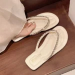 Beach flip-flops women wear high-grade summer new flat-bottomed non-slip holiday online celebrity toe sandals. - Image 3